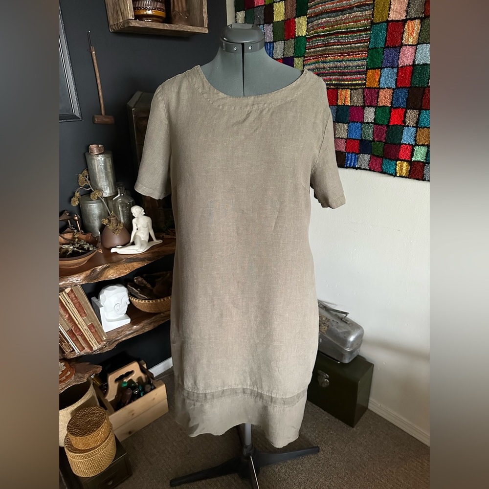 Griza’s Linen Dress